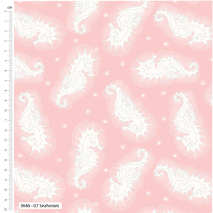 MAKE BELIVE 
SAND SEA AND SEWING 
HOLLY DENNETT
THE DRESSMAKER FABRICS 
QUILTING PATCHWORK
COTTON DIGITAL PRINT 