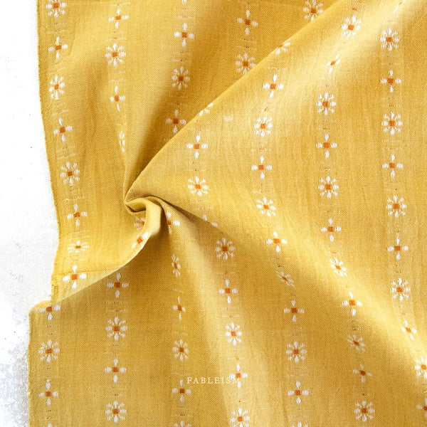 SULFER DAISY FROM FOREST FORAGE 
FABLEISM
THE DRESSMAKER FABRICS 
QUILTING PATCHWORK
COTTON DIGITAL PRINT 
DRESSMAKING 