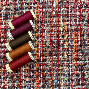 LIGHT AND LUSH 
STOF OF DENMARK 
THE DRESSMAKER FABRICS 
WINTER COAT WEIGHT
AUTUMN WINTER FABRIC 
DRESSMAKING CHANEL STYLE BOUCLE 