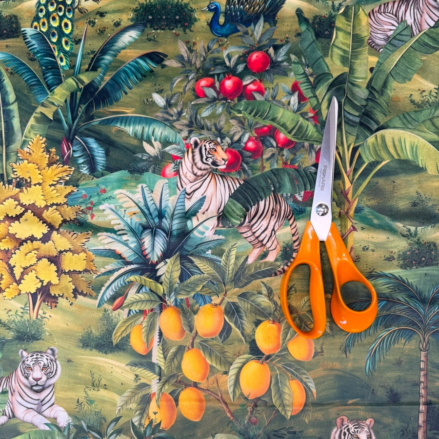 DIGITAL PRINT VELVET 
INTO THE WILD 
JUNGLE TIGER 
FLAMINGO
THE DRESSMAKER FABRICS 
CURTAINS BLINDS 