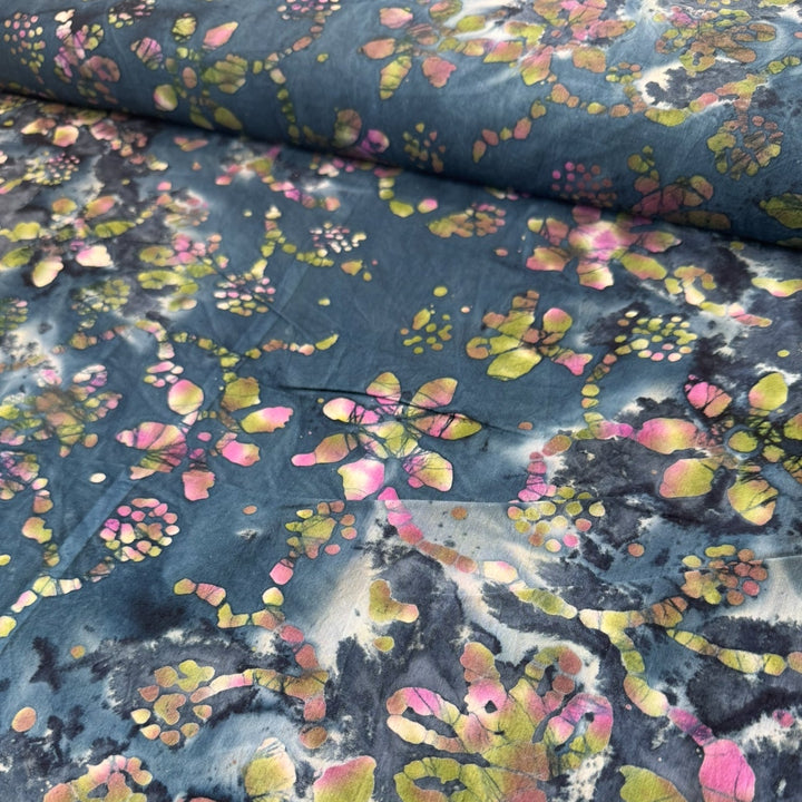BALI BATIKS HANDPAINTED HAND PRINTED 
THE DRESSMAKER FABRICS 
QUILTING QUILTERS 
100% COTTON
115cm WIDE