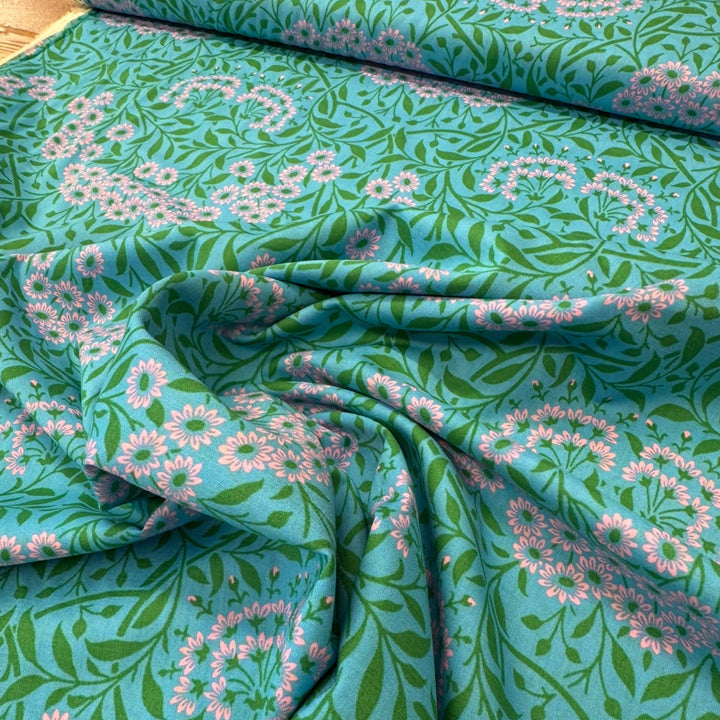 KAFFE FASSETT WILLIAM MORRIS 
FREE SPIRIT STOF FABRICS 
KAFFE X MORRIS 
DRESSMAKING 
PIMA LAWN TANA LAWN 
SUMMER LIGHTWEIGH FABRIC 
THE DRESSMAKER FABRICS 