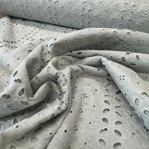 DESIGNER DEADSTOCK - BRODERIE ANGLAISE - 100% COTTON