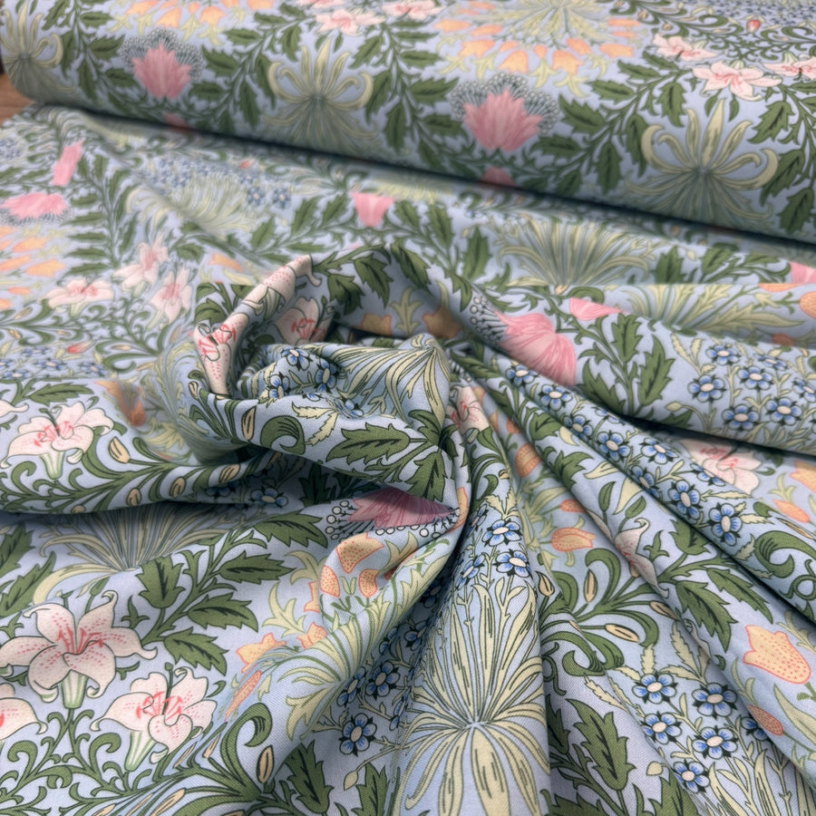 V AND A
WILLIAM MORRIS V&A
DRESSMAKING V&A FABRIC 
THE DRESSMAKER FABRICS 
COTTON VISCOSE BLEND 