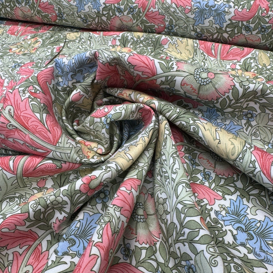 V AND A
WILLIAM MORRIS V&A
DRESSMAKING V&A FABRIC 
THE DRESSMAKER FABRICS 
COTTON VISCOSE BLEND 