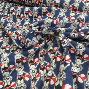 1950s ON THE BEACH 
DRESSMAKING VINTAGE DESIGN 
THE DRESSMAKER FABRICS 
100% COTTON 