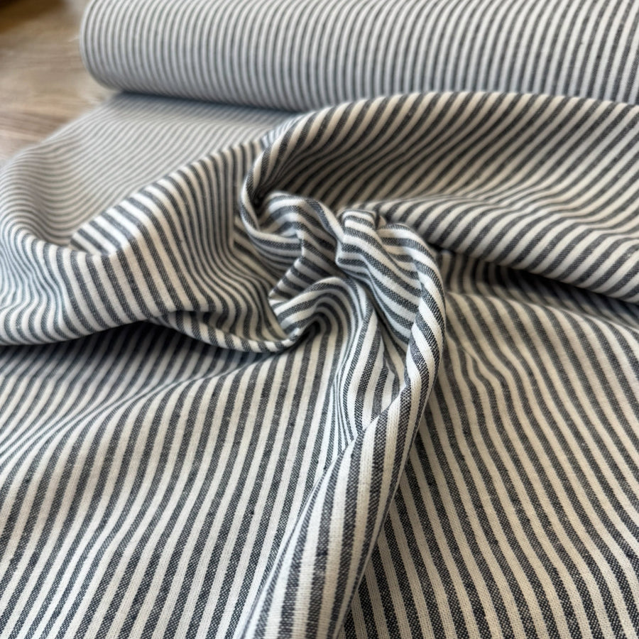 ROBERT KAUFMANN
ESSEX YARN DYED WOVENS 
THE DRESSMAKER FABRICS 
COTTON LINEN MIX BLEND 
GINGHAM CHECK STRIPE 
DRESSMAKING 