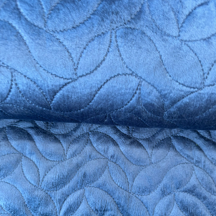 THE DRESSMAKER FABRICS 
MERCHANT & MILLS
PRE QUILTED FABRIC VELOUR 
DOUBLE SIDED 
DESIGNER DEADSTOCK 
ECO 