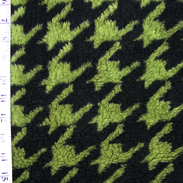 THE DRESSMAKER FABRICS 
MERCHANT & MILLS
HOUNDSTOOTH DOGTOOTH KHAKI GREEN SHERPA FUR 
WINTER FABRIC JACKET 